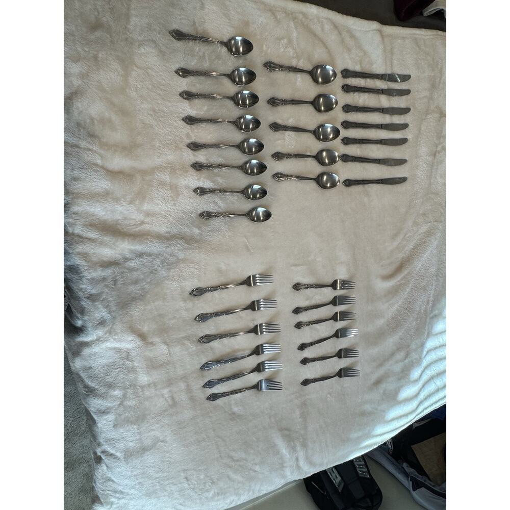 Vintage Rogers Co Stainless Flatware Set Korea 32 Pc Teaspoons Forks Knives